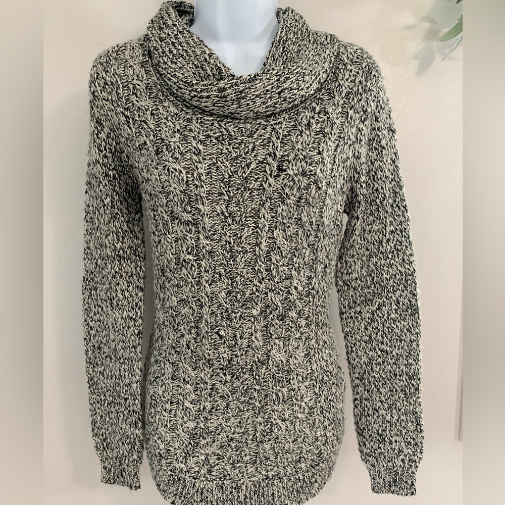TD Style Cozy Black and White Women's Sweater